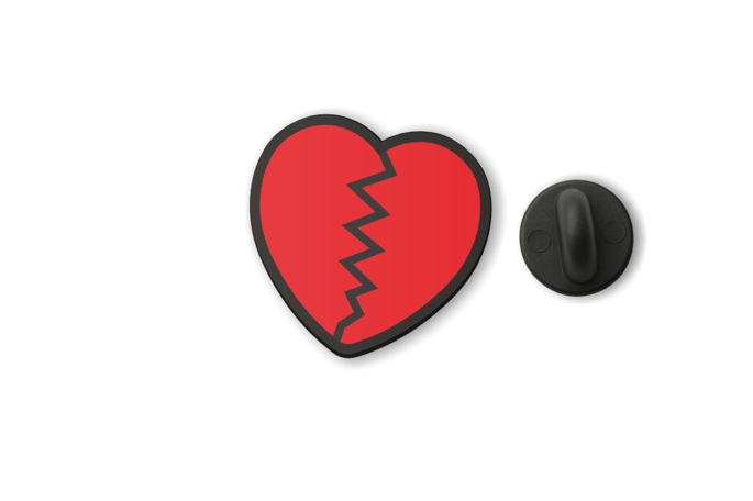 Przypinka pins pęknięte serce
